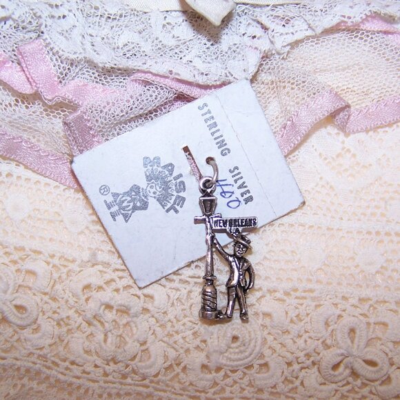 Sterling Silver Charm by Maisels - New Orleans Man and Lamp Post | Original Card - Picture 2 of 4